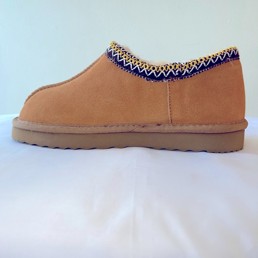 NWOT Tasman | Slippers